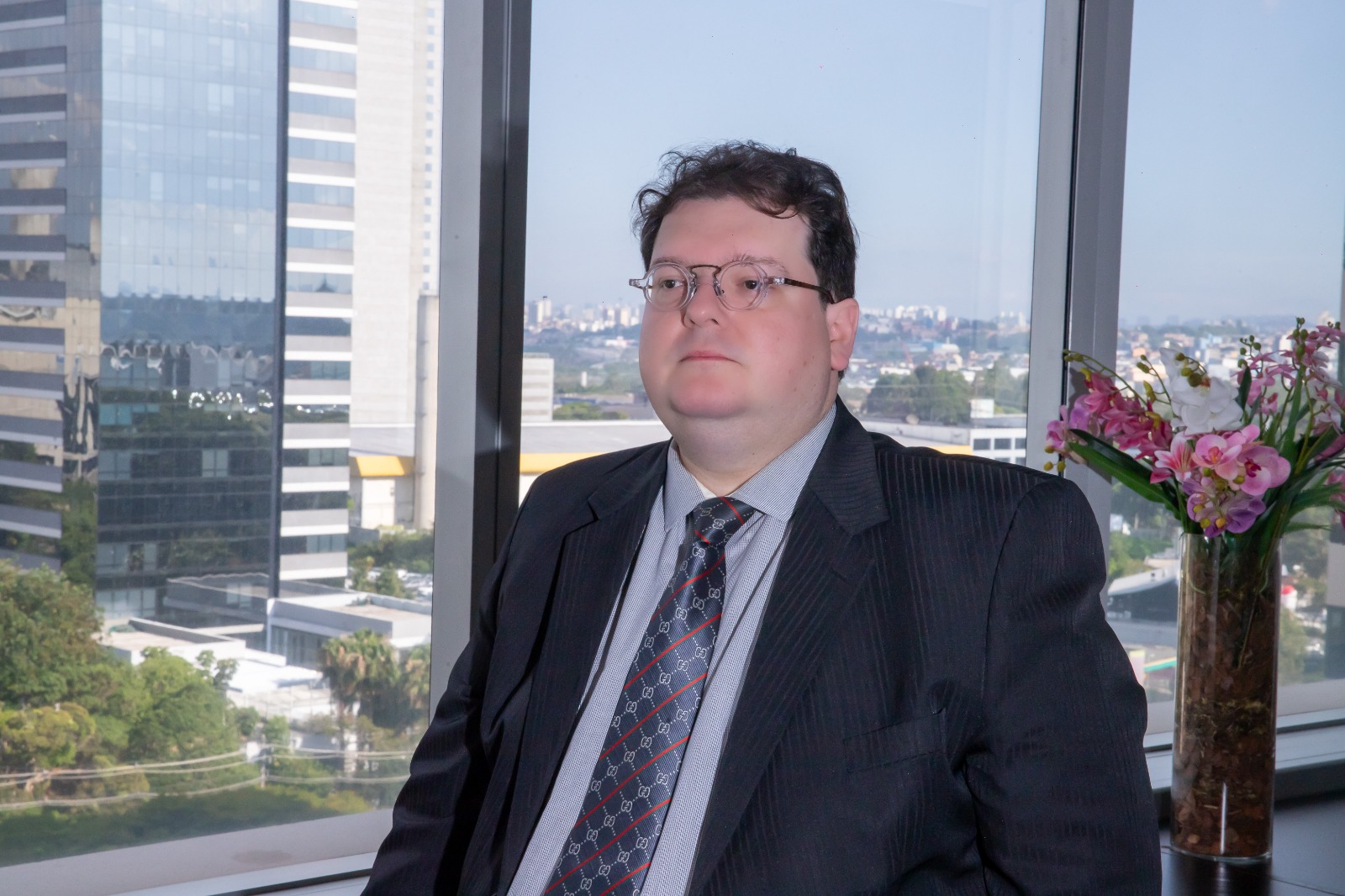 Marcelo Henrique de Carvalho em ambiente corporativo